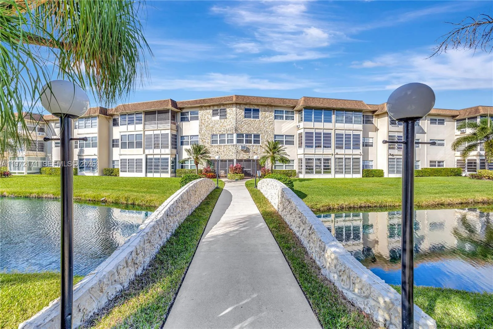 4801 NW 34th St # 602, Lauderdale Lakes, FL 33319 photo 2