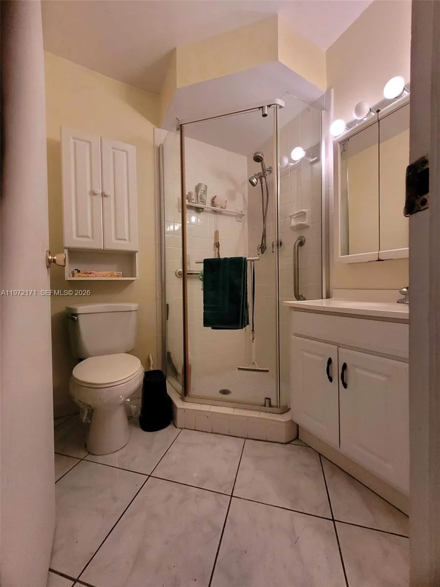 4801 NW 34th St # 602, Lauderdale Lakes, FL 33319 photo 3