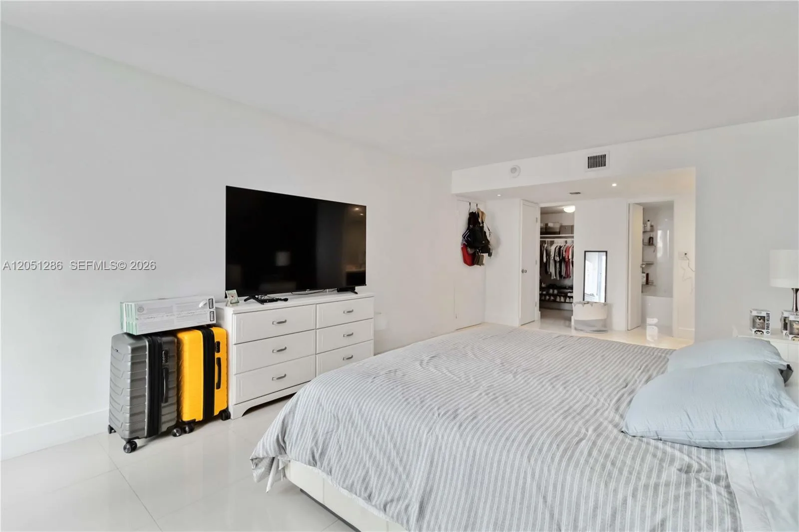 100 Bayview Dr # 2014, Sunny Isles Beach, FL 33160 photo 9