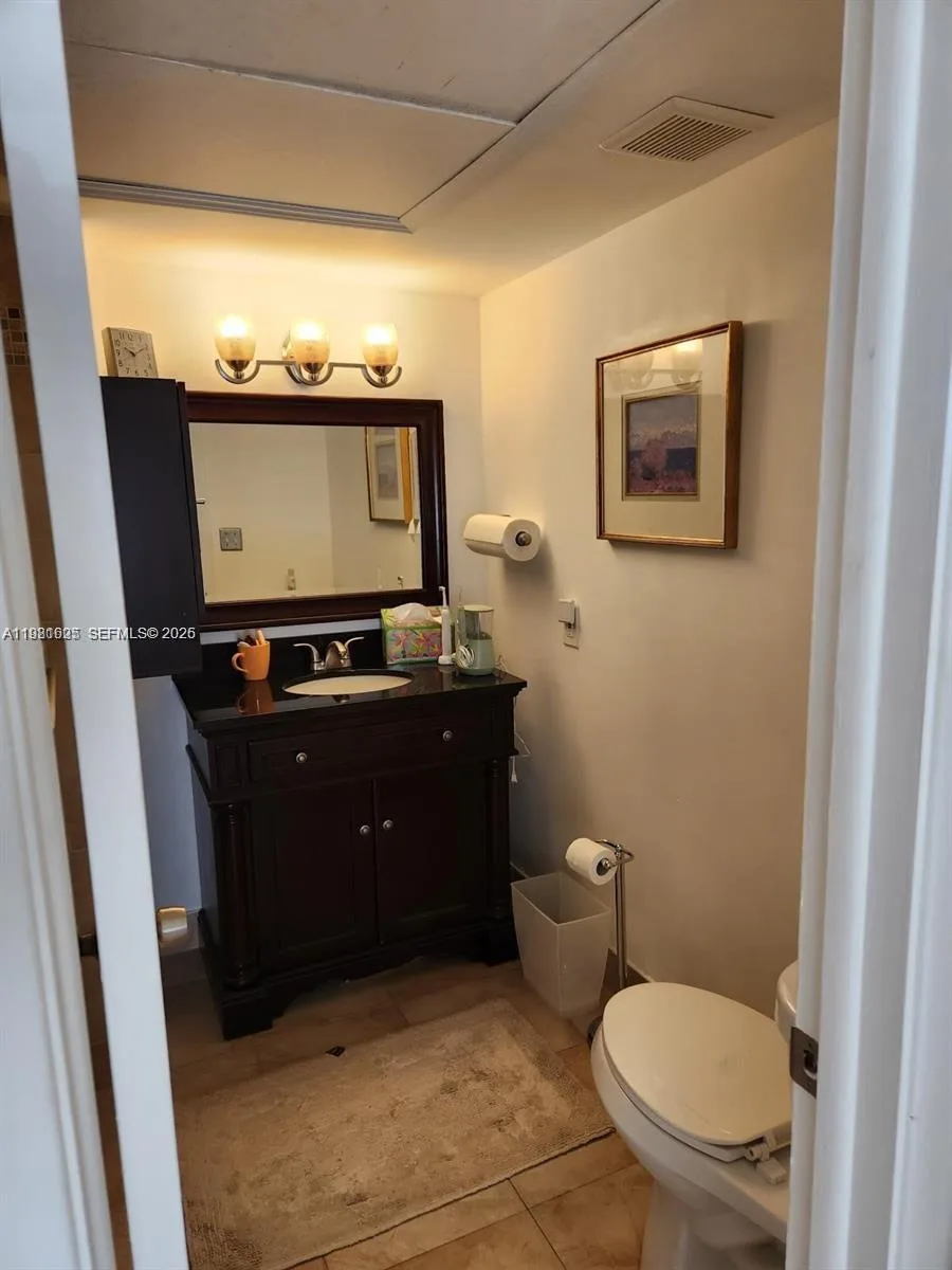 9 NE 19th Ct # 208C, Wilton Manors, FL 33305 photo 2
