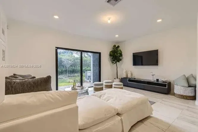 142 SE 5th Ct, Deerfield Beach, FL 33441 photo 9