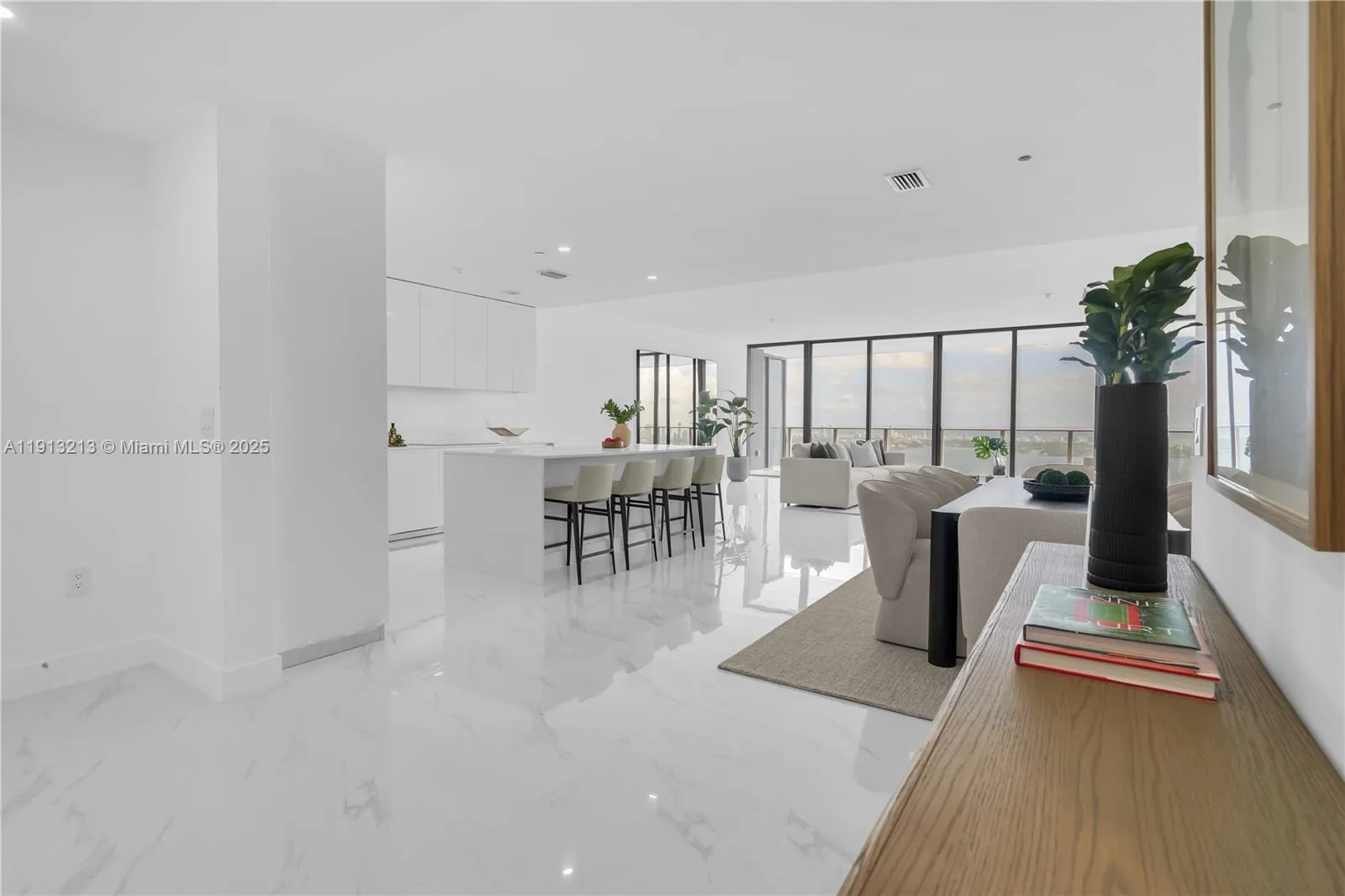 700 NE 24th St # 5602, Miami, FL 33137 photo 4