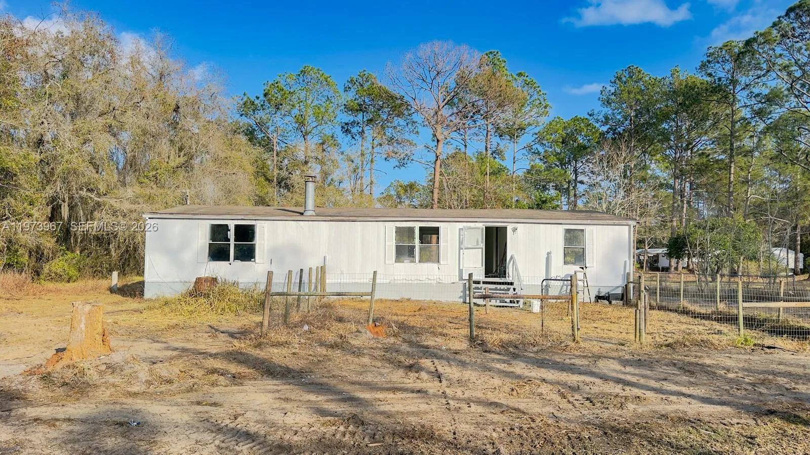 124 Cypress Dr, Palatka, FL 32177 photo 2