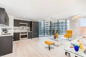 45 SW 9th St # 1701, Miami, FL 33130 photo 3