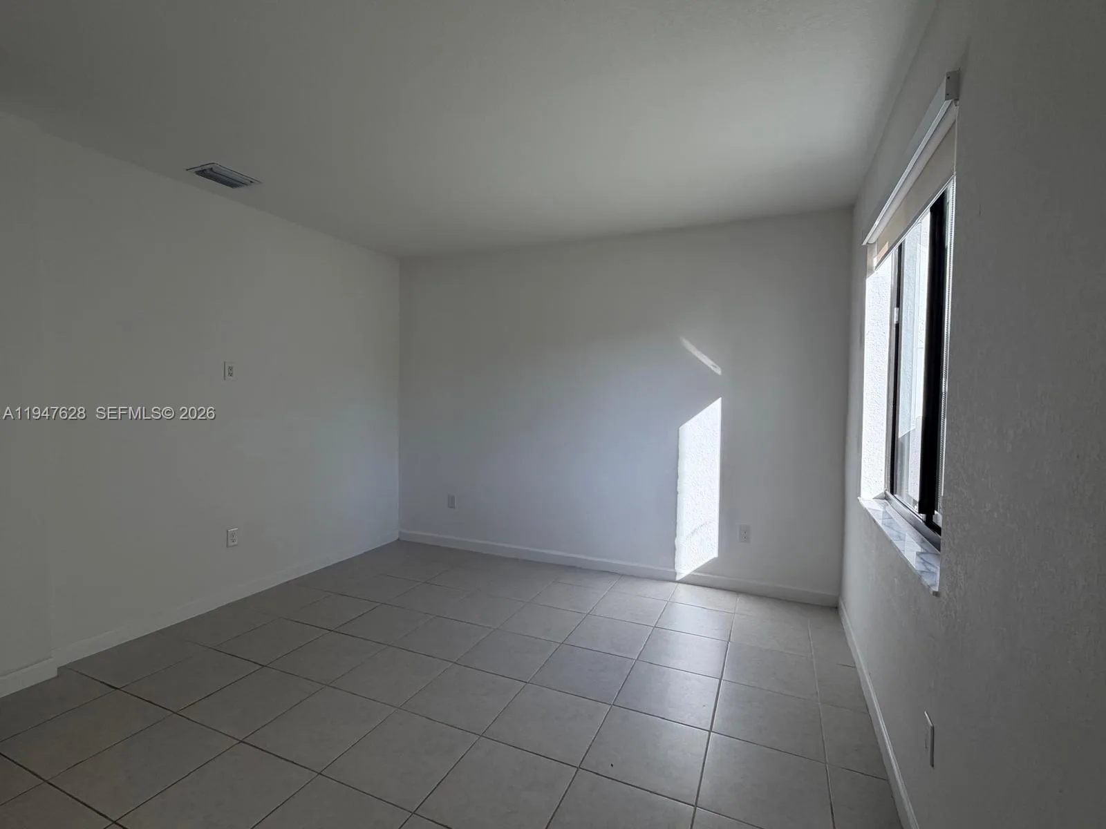 909 NE 211th St, Miami, FL 33179 photo 7