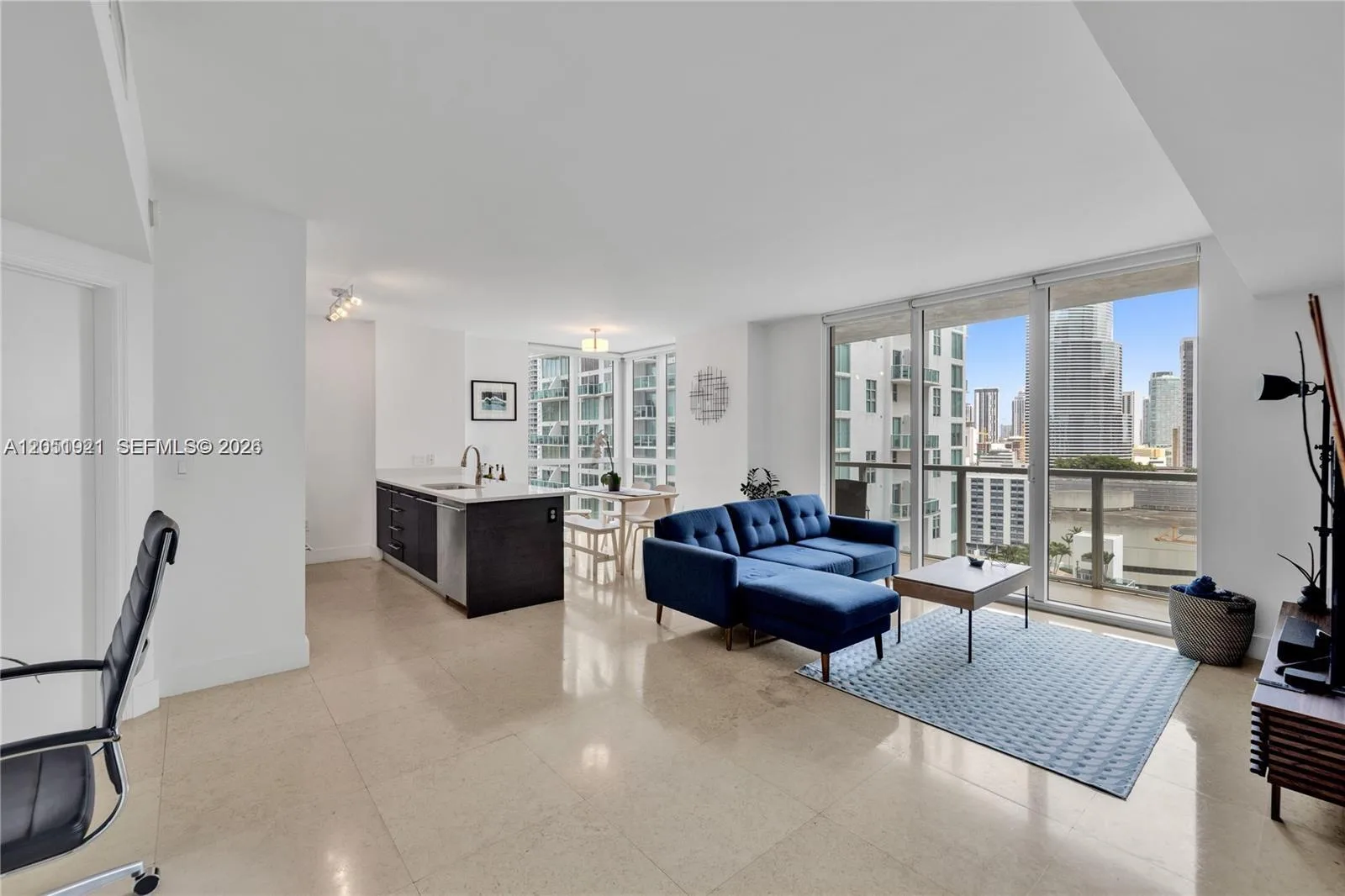 55 SE 6th St # 2001, Miami, FL 33131 photo 3