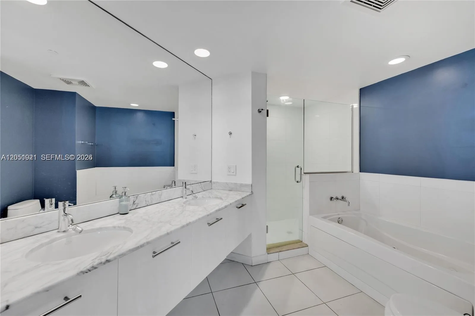 55 SE 6th St # 2001, Miami, FL 33131 photo 9