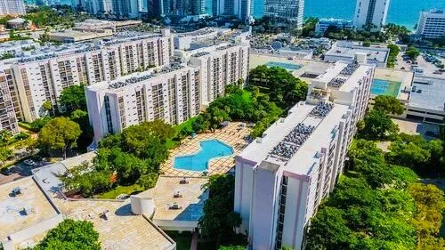 17011 N BAY Road # 104, Sunny Isles Beach, FL 33160 — zdjęcie 3