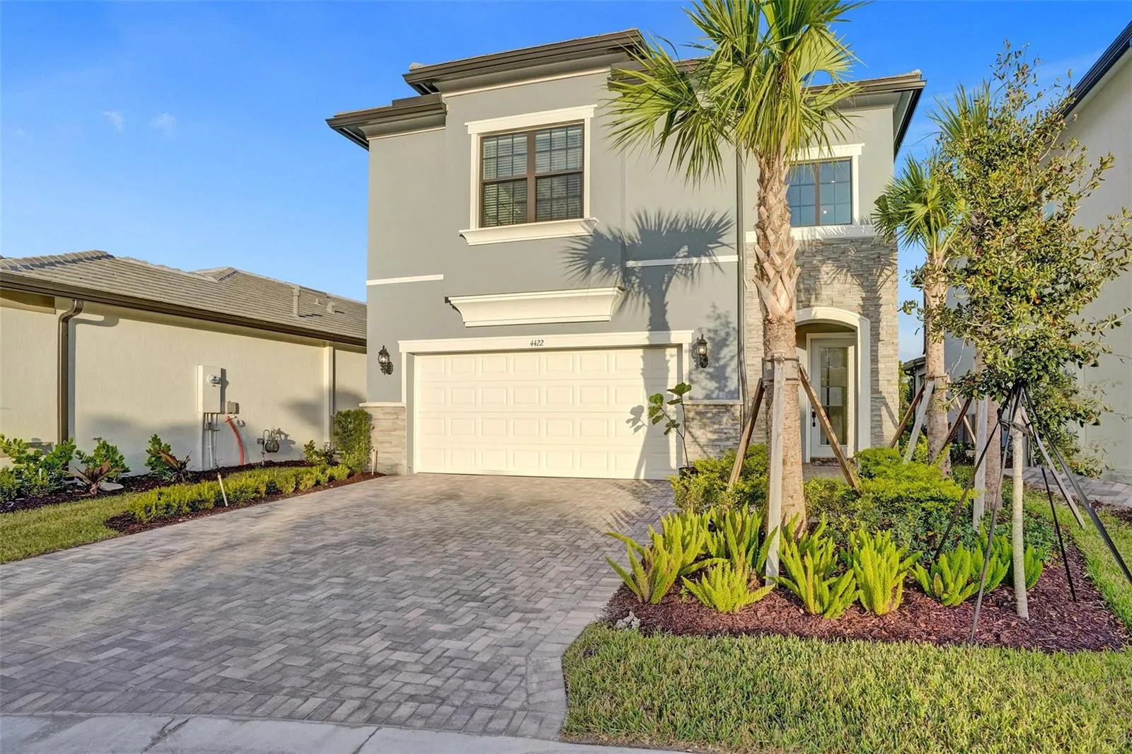 4422 S Silverwood Lane, Oakland Park, FL 33309