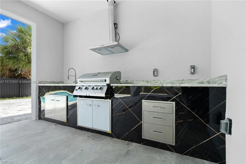 2013 SW 37th Terrace, Cape Coral, FL 33914 photo 5