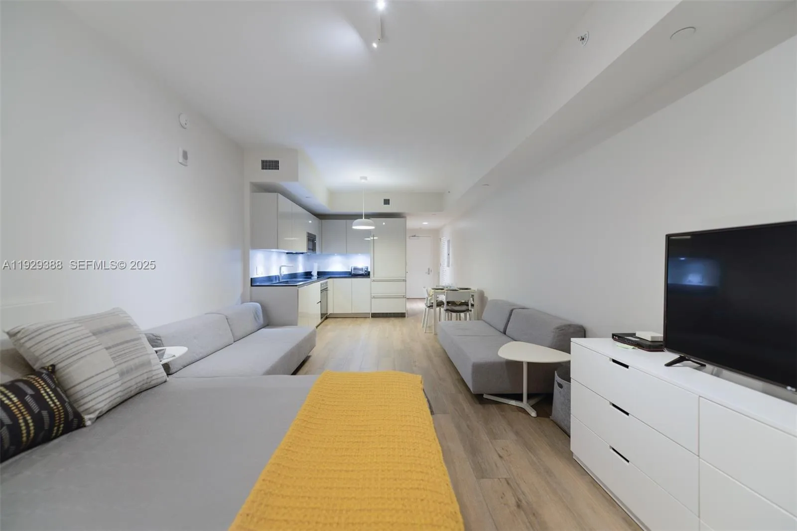 1010 Brickell Ave # 3710, Miami, FL 33131 photo 11
