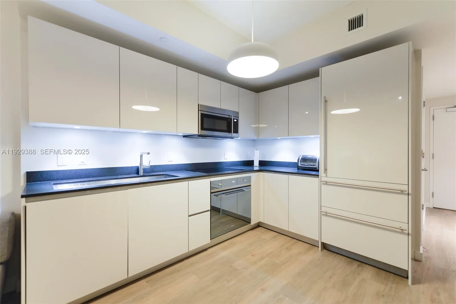 1010 Brickell Ave # 3710, Miami, FL 33131 photo 12