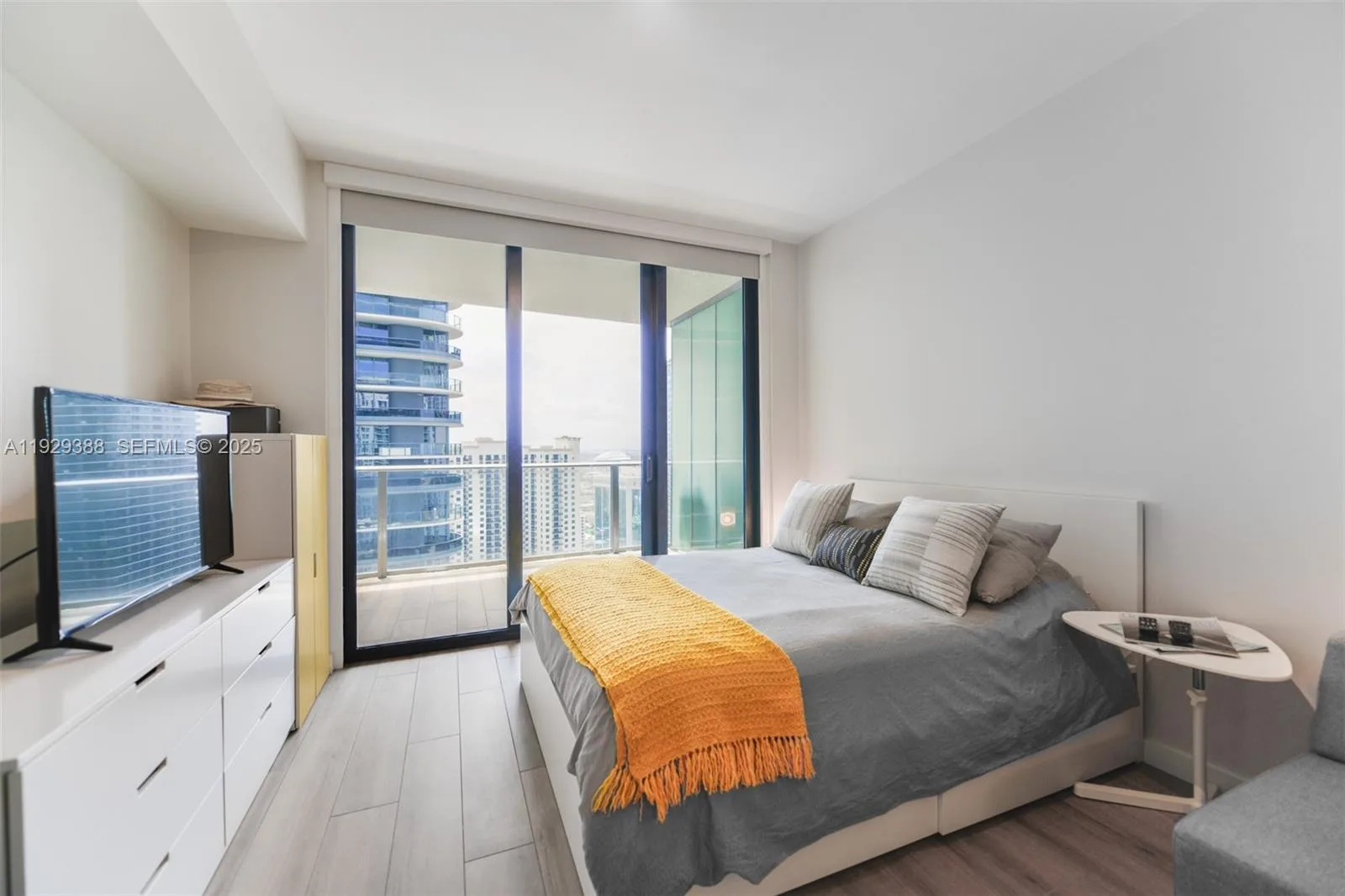 1010 Brickell Ave # 3710, Miami, FL 33131 photo 2