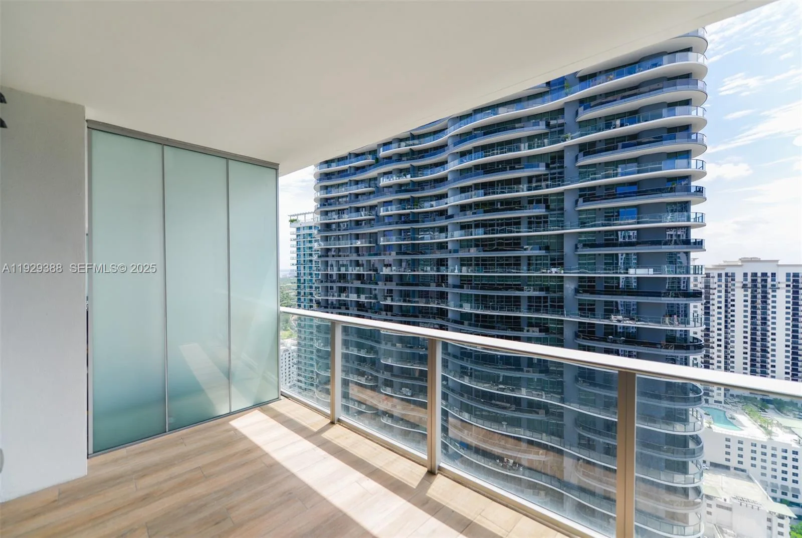 1010 Brickell Ave # 3710, Miami, FL 33131 photo 4