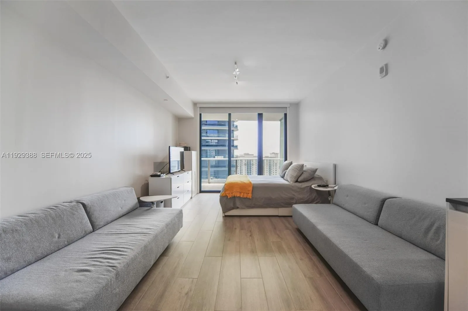 1010 Brickell Ave # 3710, Miami, FL 33131 photo 7