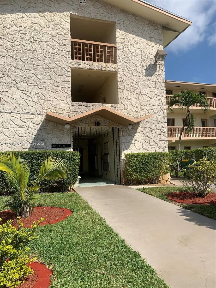 1395 NE 167th St # 209, Miami, FL 33162 photo 12