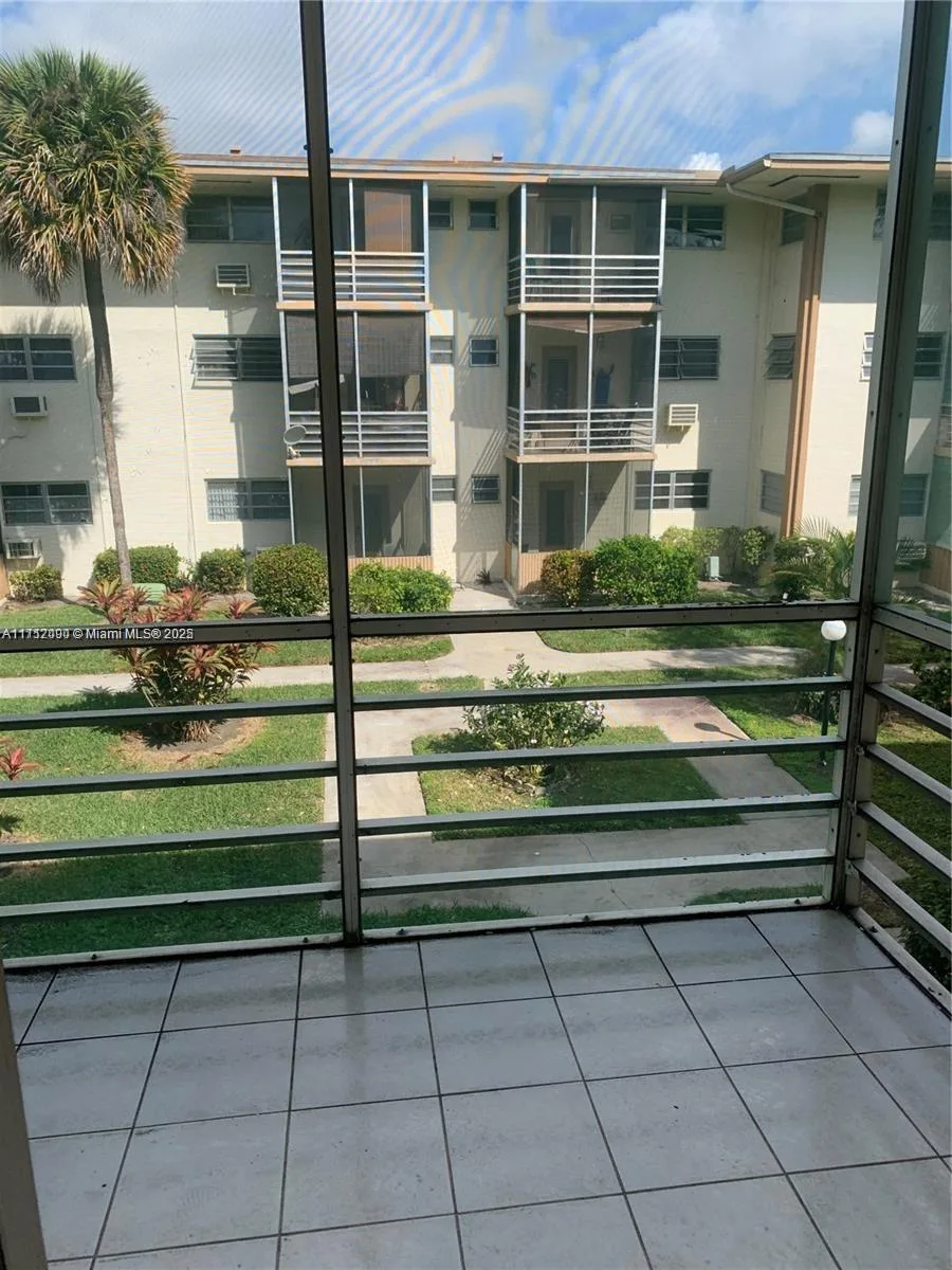 1395 NE 167th St # 209, Miami, FL 33162 photo 2