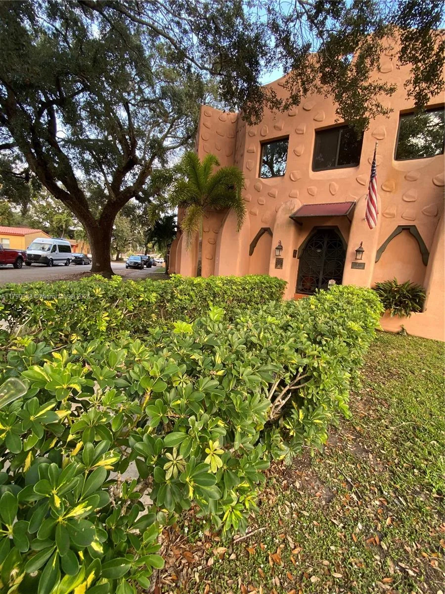 200 Azure Way, Miami Springs, FL 33166 photo 8