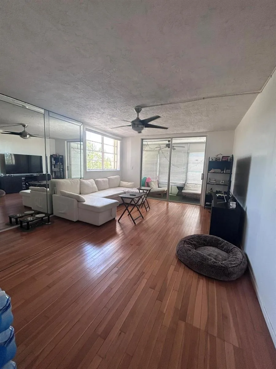7300 NW 17th Street # 402, Plantation, FL 33313