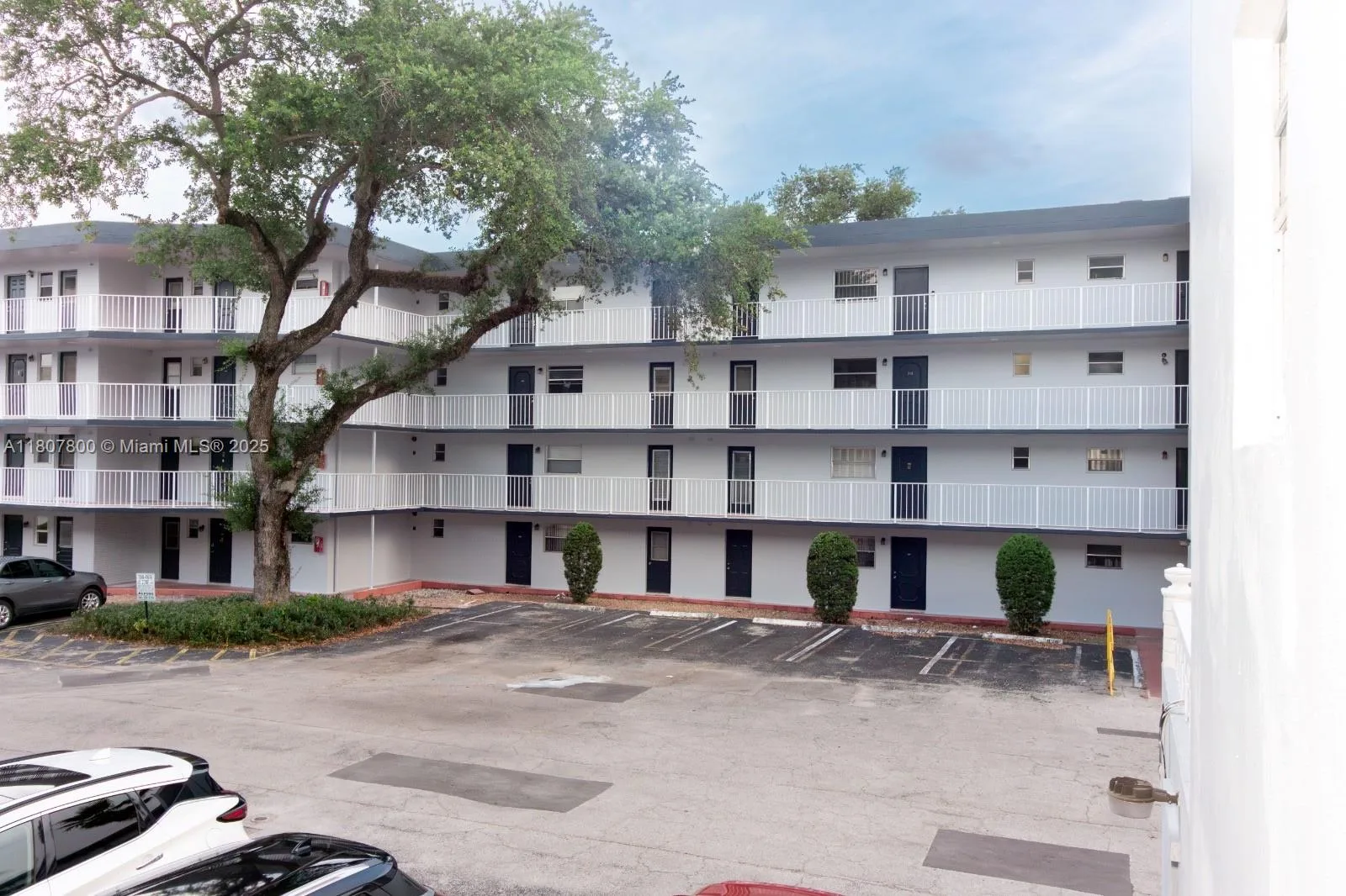 447 NE 195th St # 217, Miami, FL 33179 photo 3