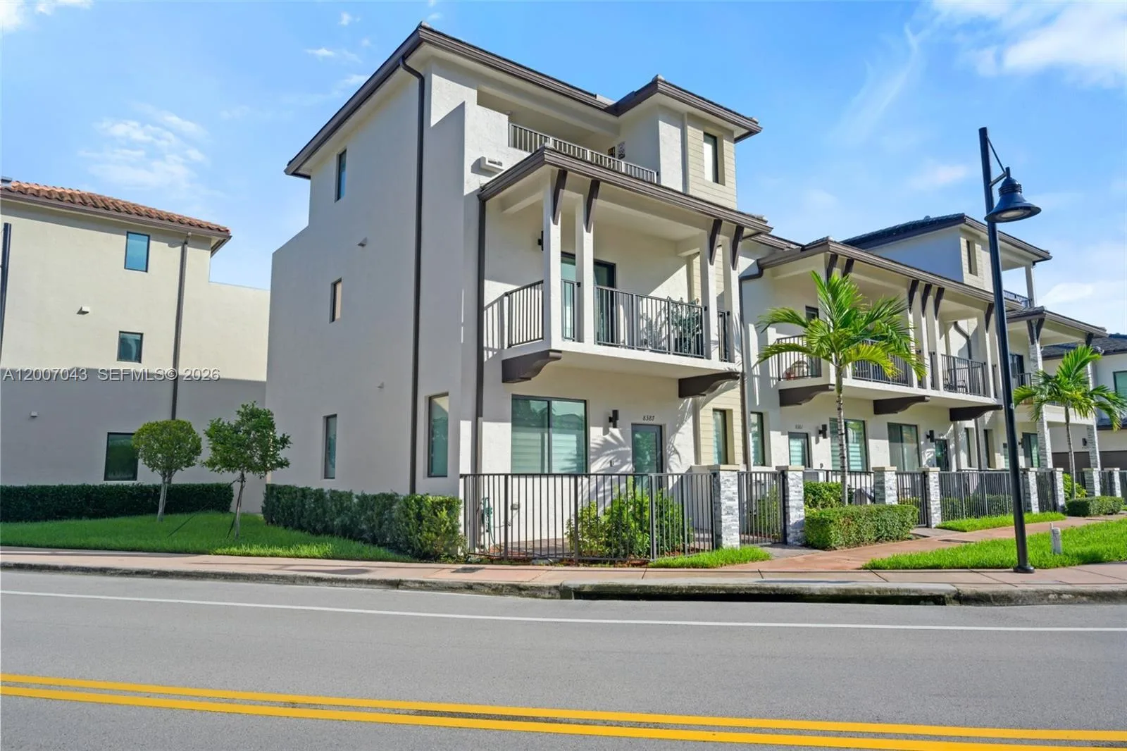 8387 NW 43rd St, Doral, FL 33166