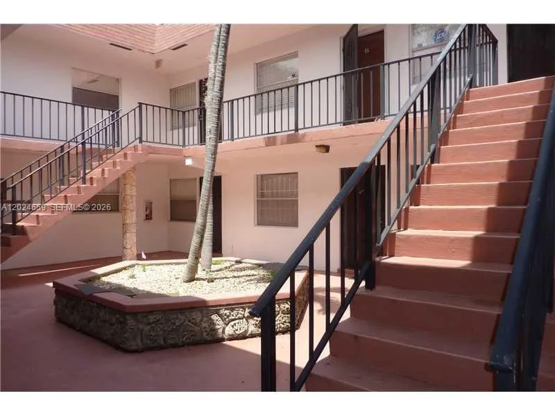 344 SW 1st St # 9, Pompano Beach, FL 33060