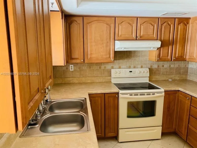 344 SW 1st St # 9, Pompano Beach, FL 33060 photo 2