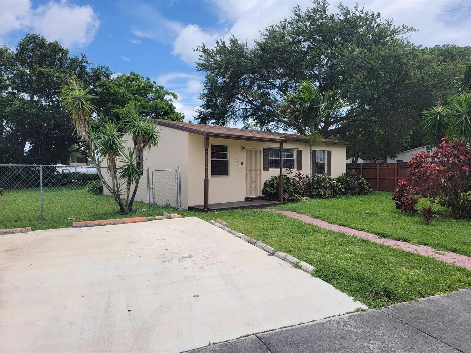 2971 NW 160th Street, Miami Gardens, FL 33054 photo 2