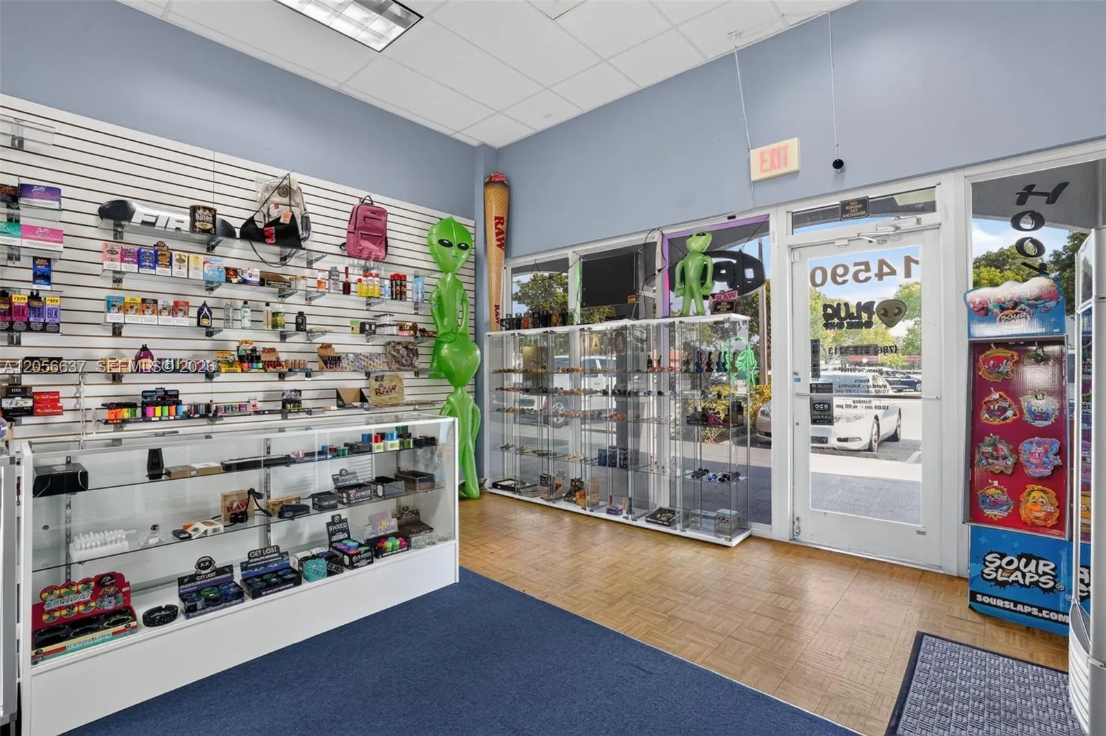Smoke Shop for Sale in Tamiami, Kendall, FL 33184 photo 3