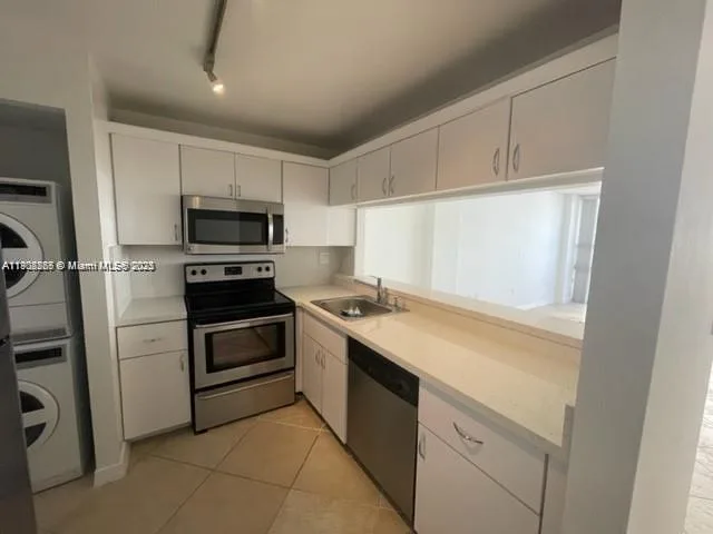 600 NE 36 ST # 1705, Miami, FL 33137