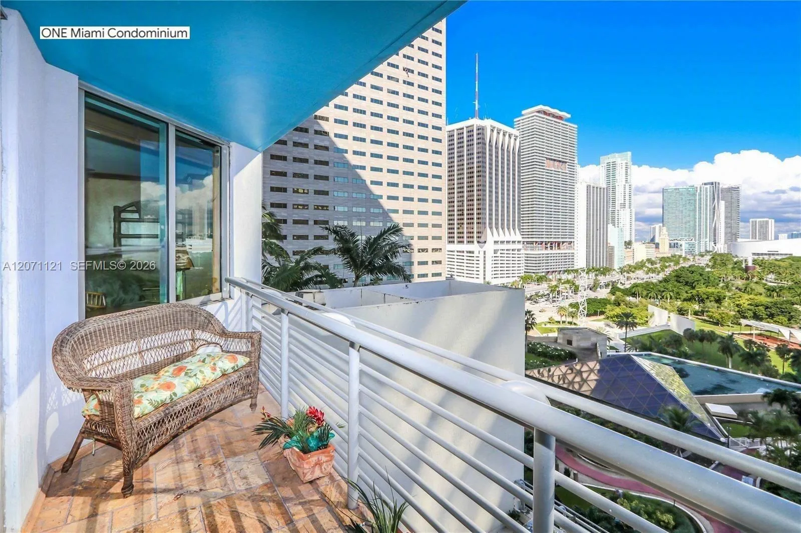 335 S Biscayne Blvd # 1500, Miami, FL 33131 photo 3