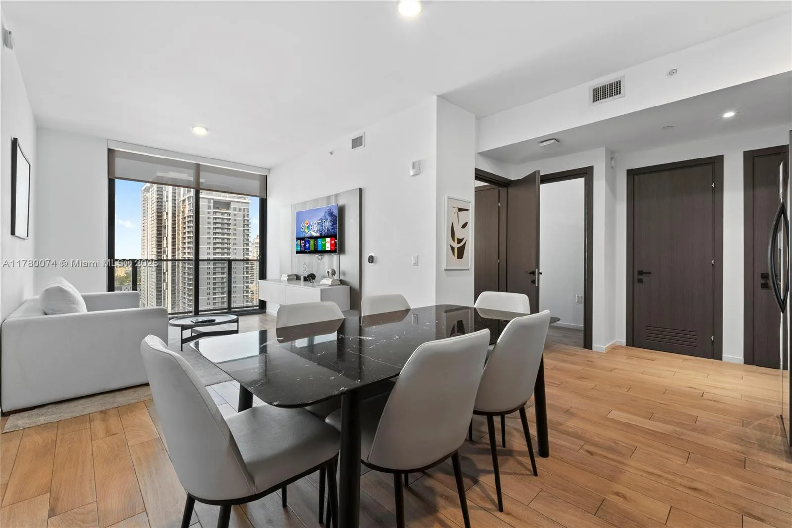 398 NE 5th St # 2119, Miami, FL 33132 photo 7