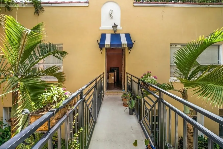 4812 Pine Tree Dr # 206, Miami Beach, FL 33140 photo 11