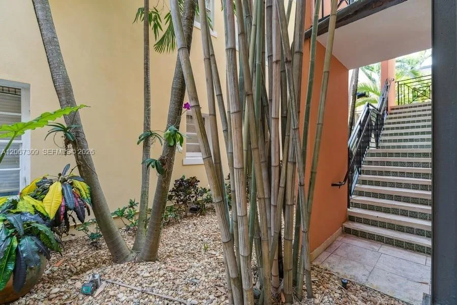 4812 Pine Tree Dr # 206, Miami Beach, FL 33140 photo 9