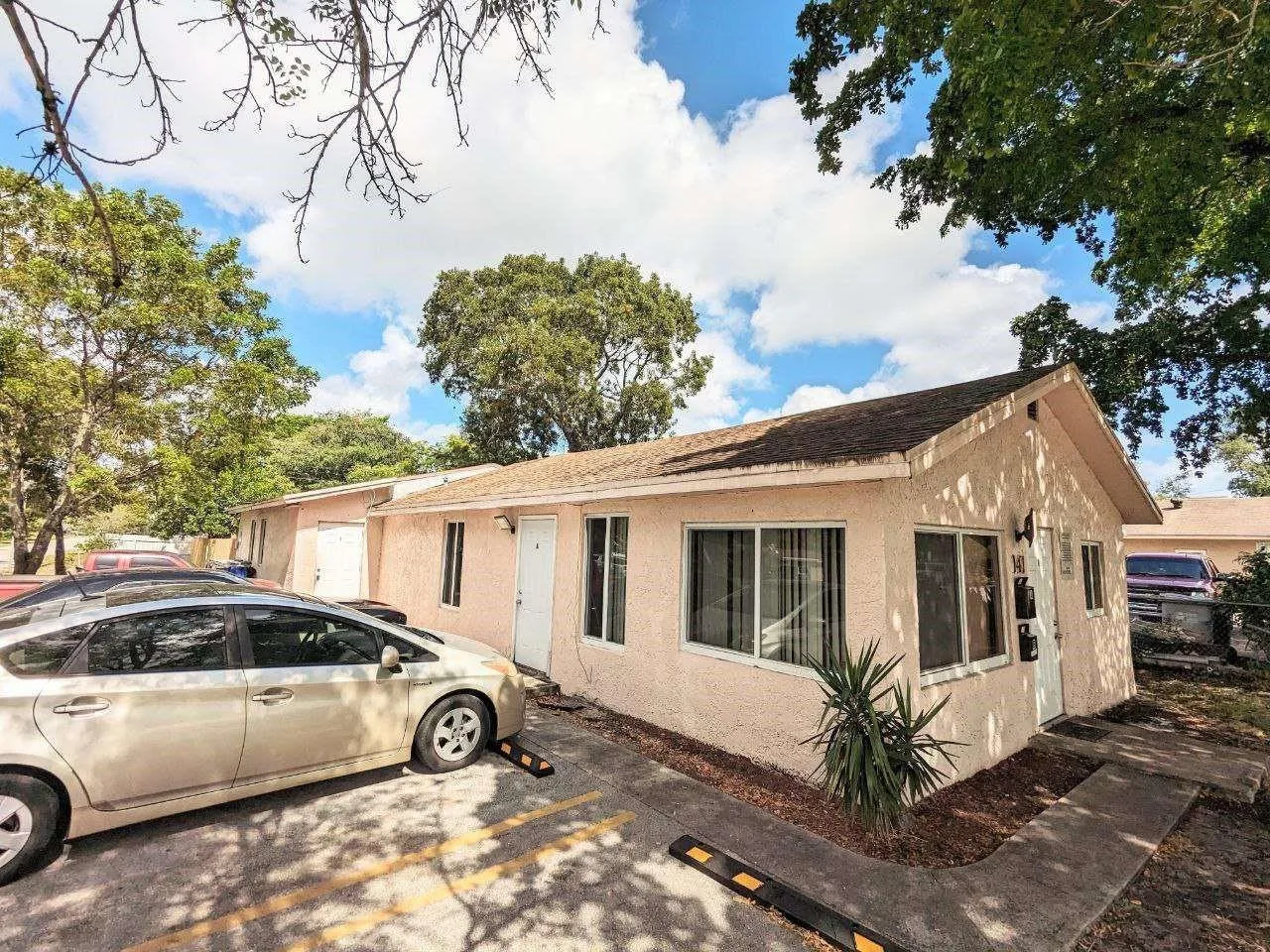 141 NW 10th Street, Pompano Beach, FL 33060