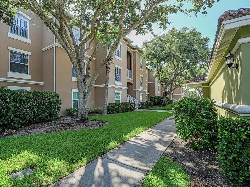 5095 Fairways Circle # I303, Vero Beach, FL 32967 photo 4