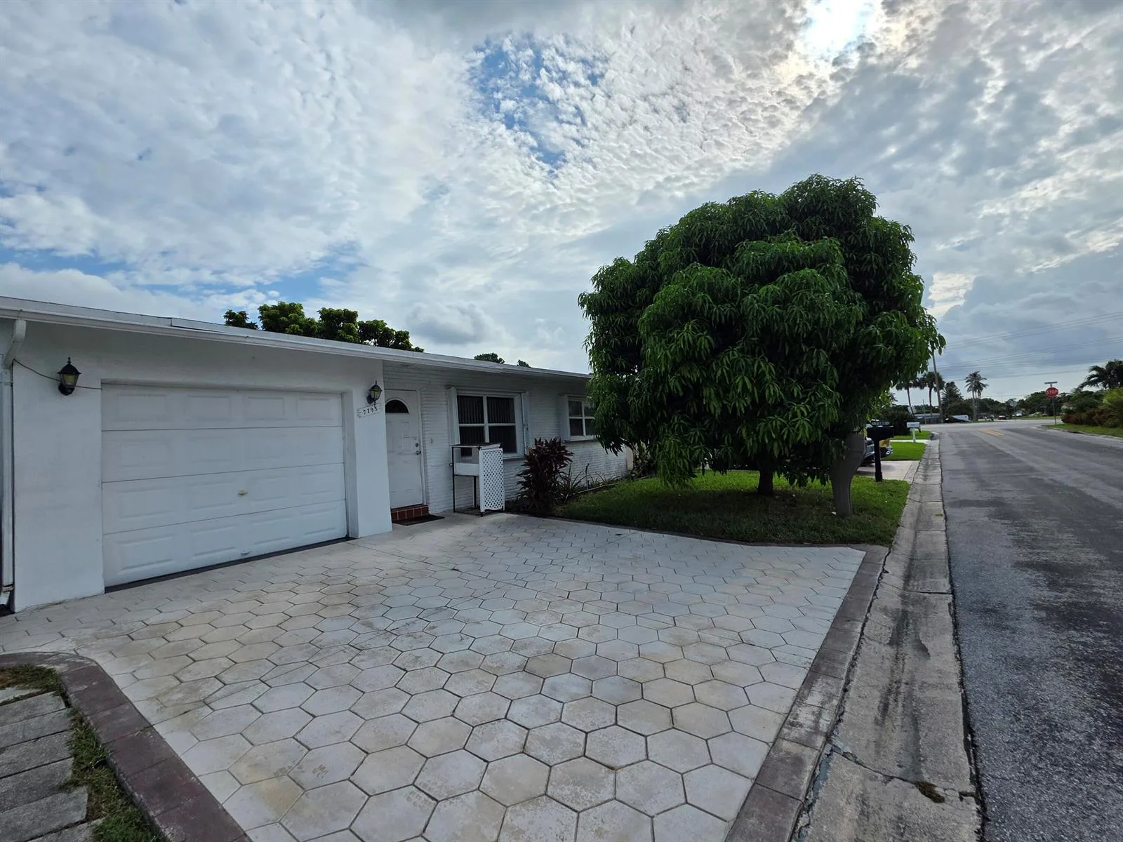 7195 NW 9TH Court, Margate, FL 33063