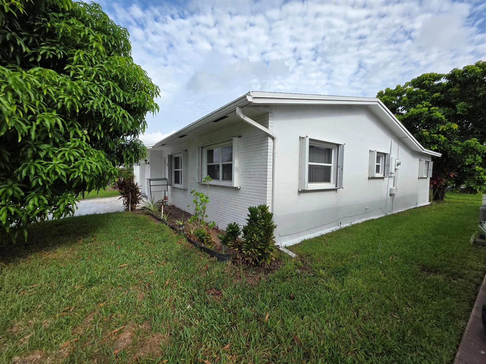 7195 NW 9TH Court, Margate, FL 33063 photo 2