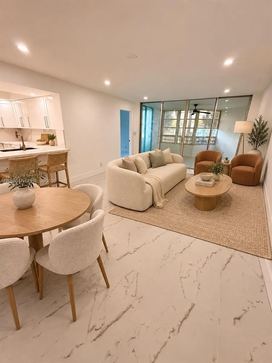 1811 Sabal Palm Dr # 202, Davie, FL 33324