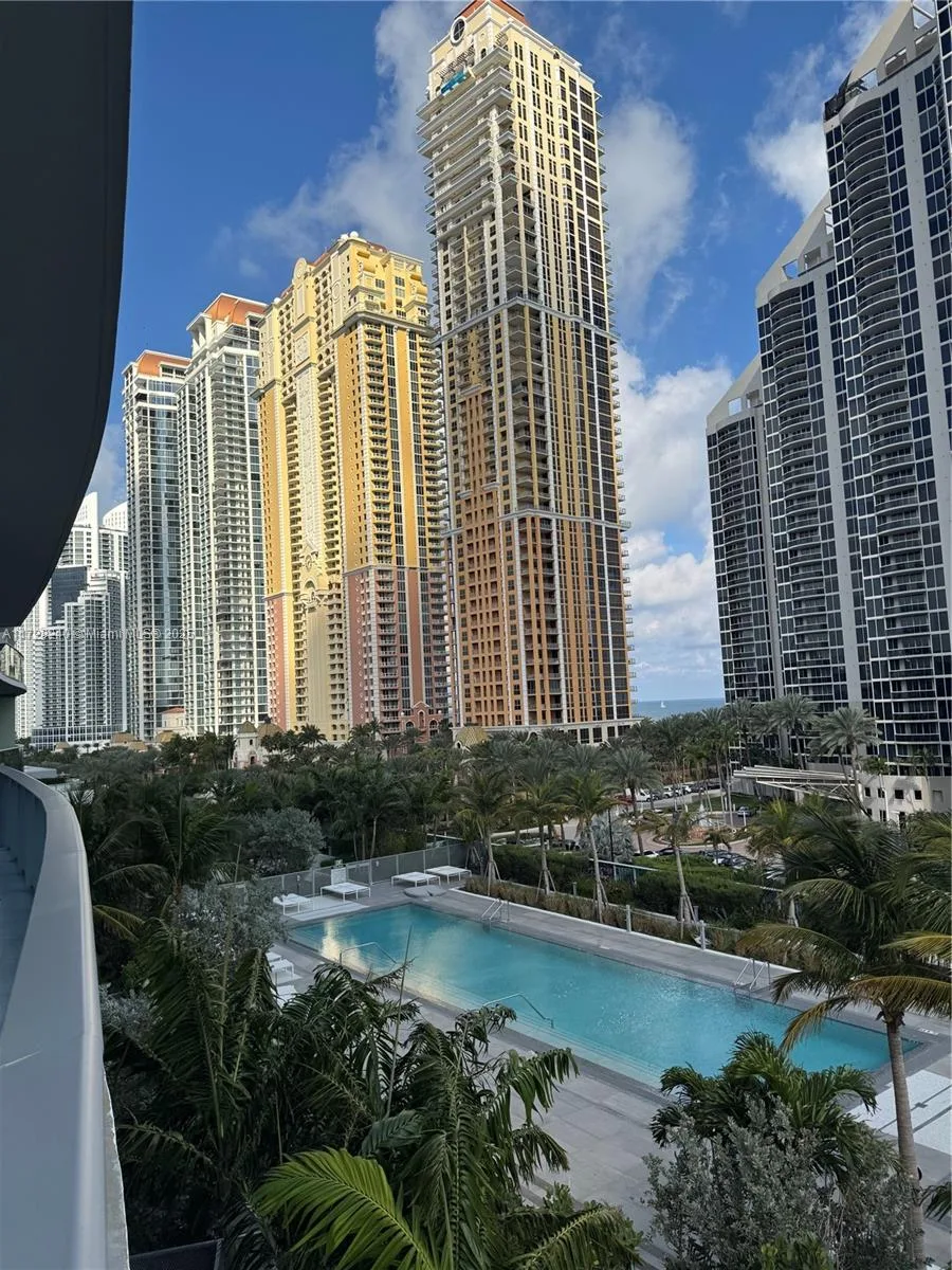 17550 Collins Ave # 601, Sunny Isles Beach, FL 33160 photo 2