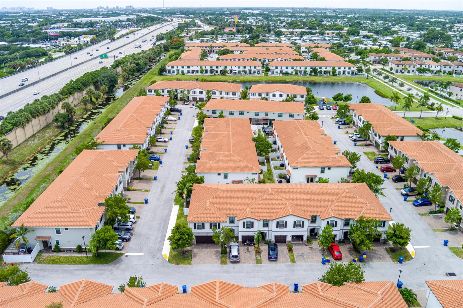 1009 Sweet Briar Lane, Riviera Beach, FL 33410 photo 8