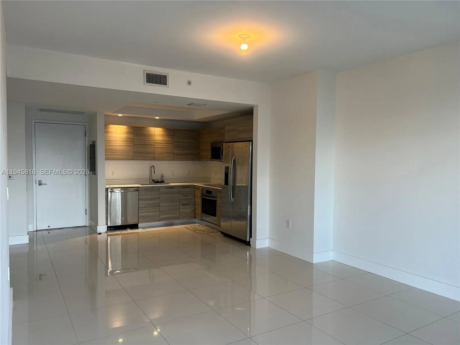 121 NE 34th St # 912, Miami, FL 33137 photo 2