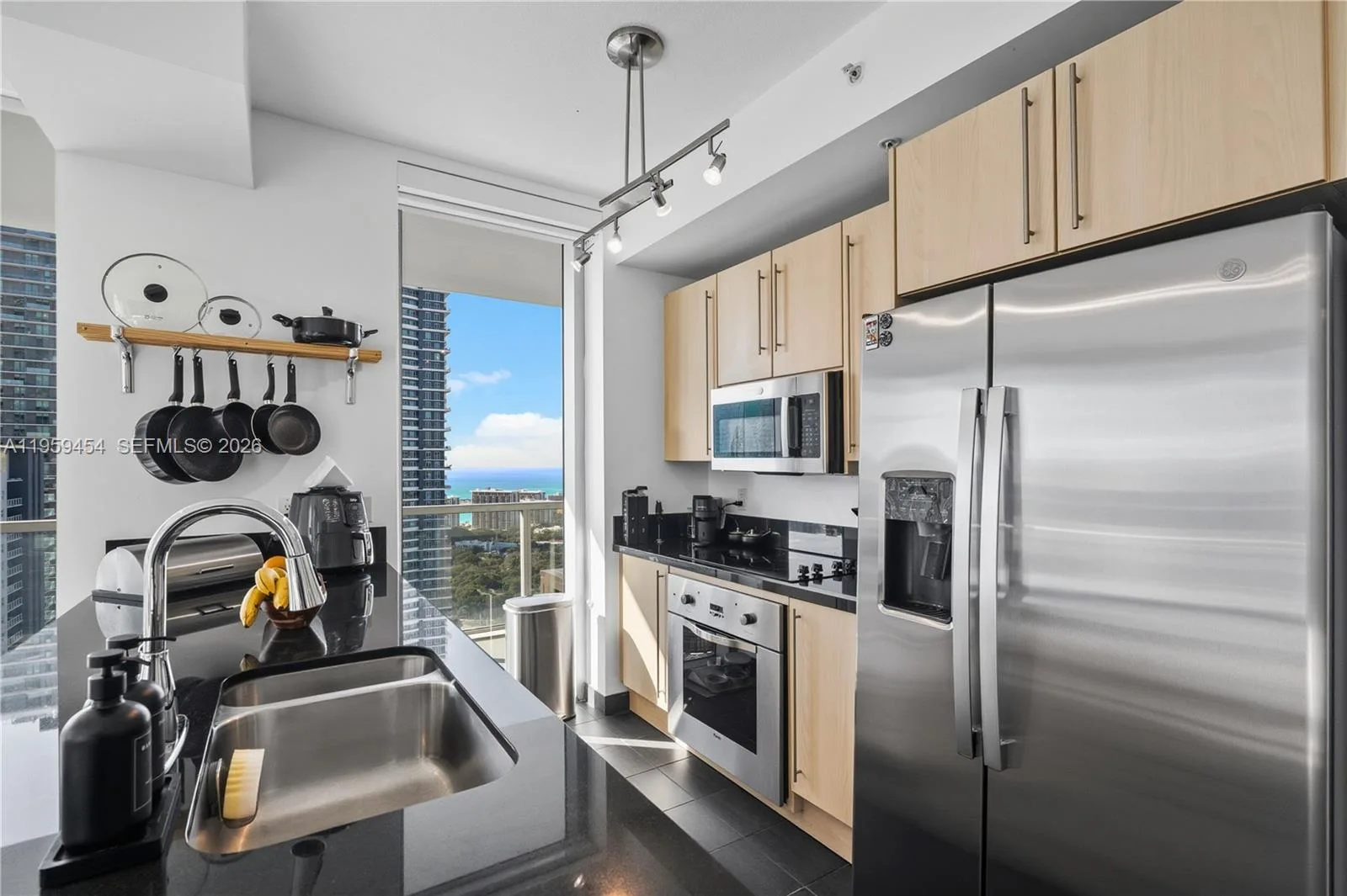 1111 SW 1st Ave # UPH4019-, Miami, FL 33130 photo 9
