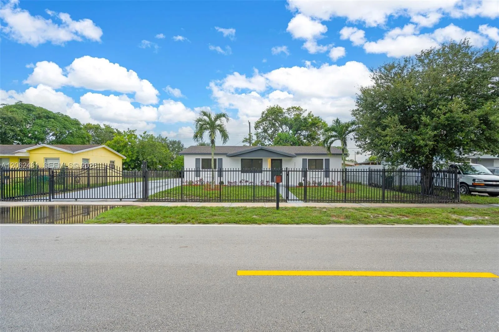 3400 NW 211th St, Miami Gardens, FL 33056