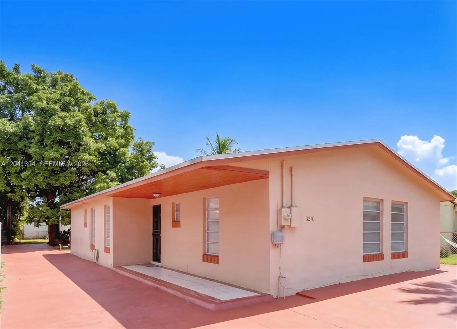 3210 NW 19th St, Miami, FL 33125