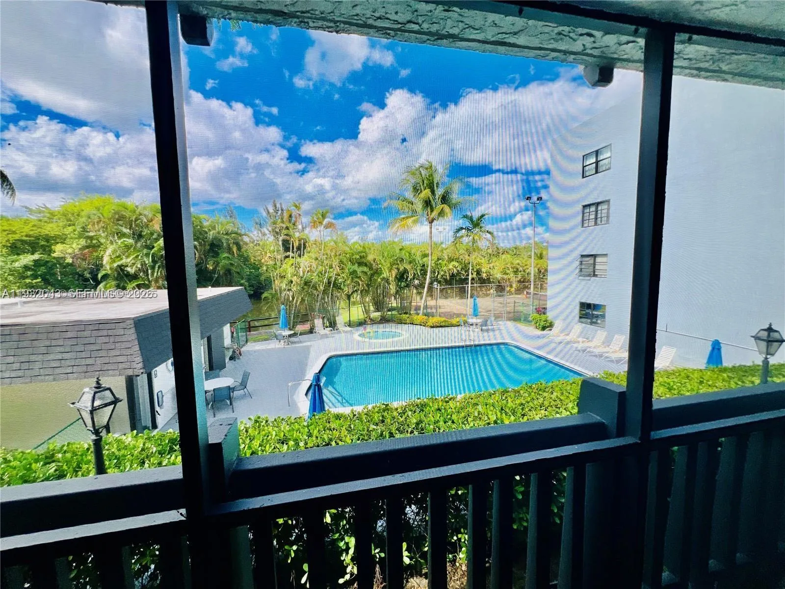 1021 Mockingbird Ln # 215, Plantation, FL 33324 photo 2