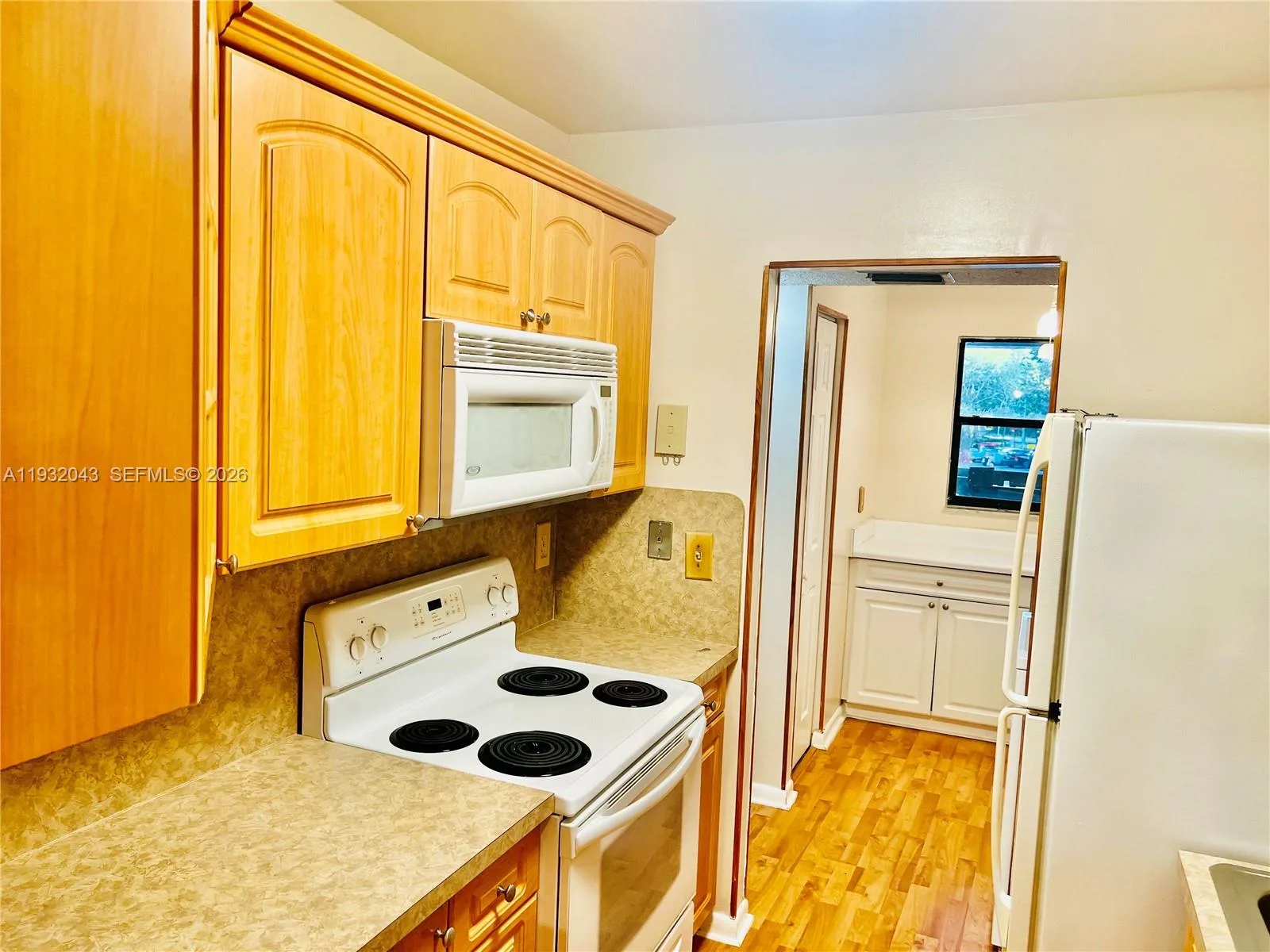 1021 Mockingbird Ln # 215, Plantation, FL 33324 photo 4