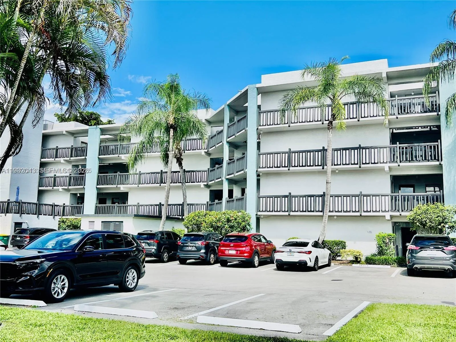 1021 Mockingbird Ln # 215, Plantation, FL 33324 photo 8