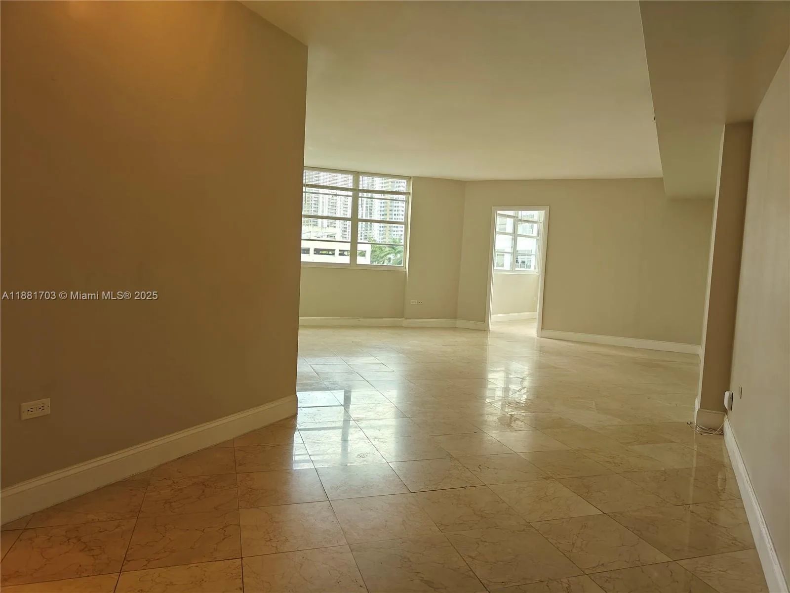 825 Brickell Bay Dr # 445, Miami, FL 33131 photo 3