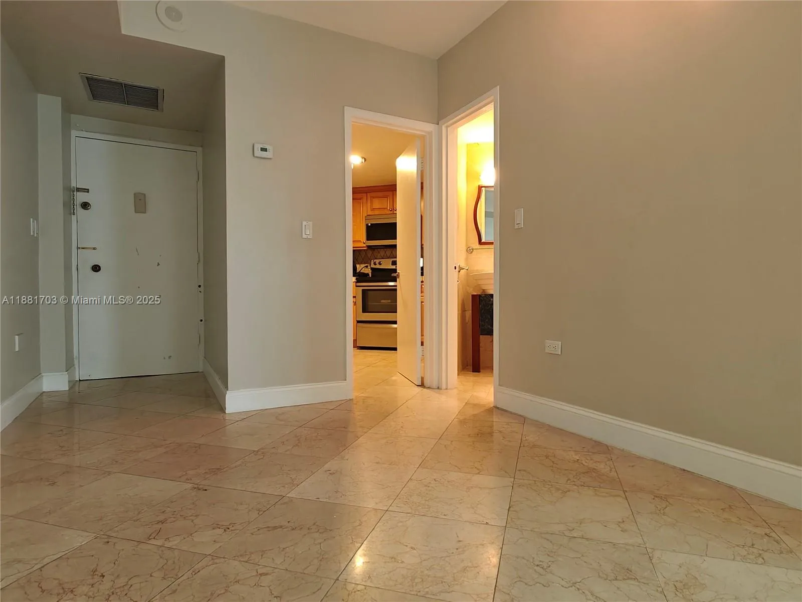 825 Brickell Bay Dr # 445, Miami, FL 33131 photo 4